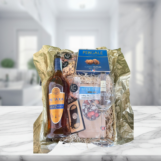 Подаръчна кутия с бренди Metaxa и пура , код 136