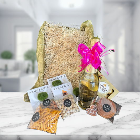 Подаръчна кутия с шампанско Österreich Gold и сладки ,  код 129