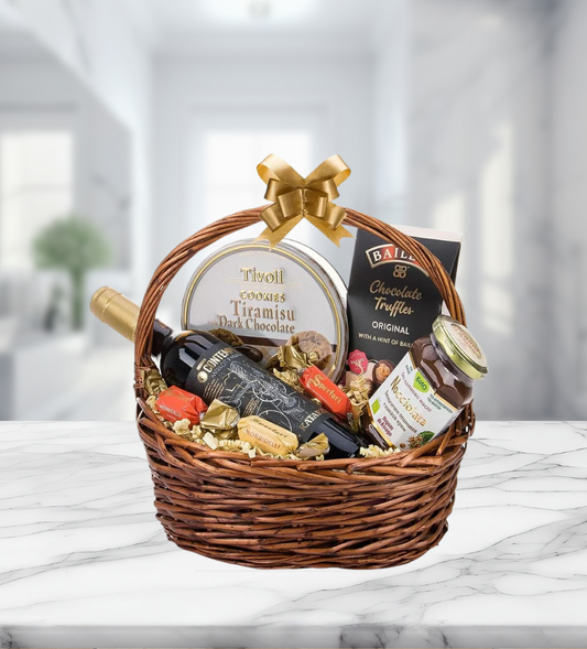 Подаръчна кошница с бяло сухо вино Contemplations и сладки, код 911