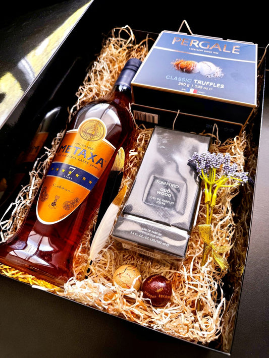 Подаръчна кутия с бренди Metaxa и парфюм , код 309