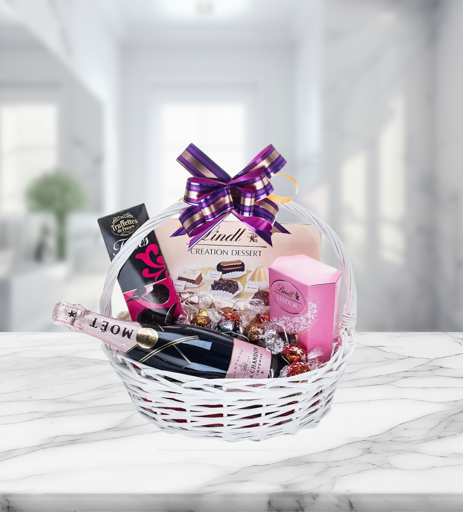 Подаръчна кошница с Moet Chandon Rose , код 130