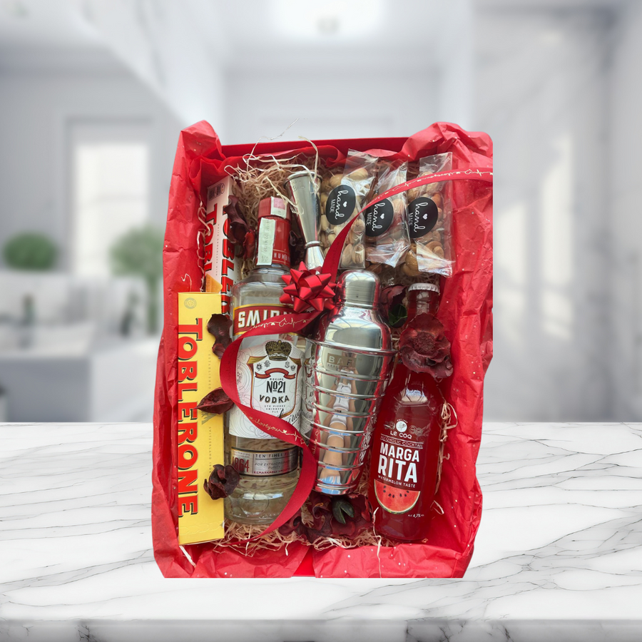 Подаръчна кутия с водка Smirnoff , код 102