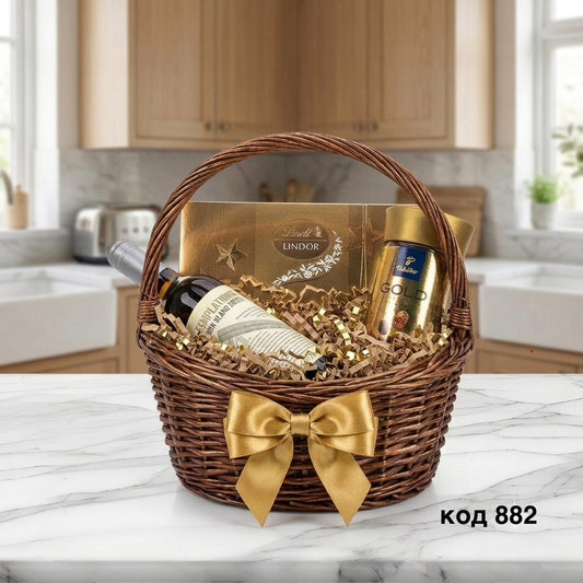 Коледна подаръчна кошница с бяло сухо вино Contemplations и кафе, код 882