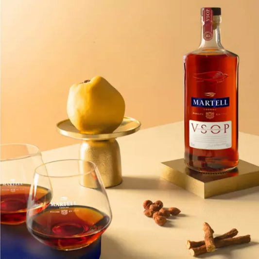 Коняк Martell V.S.O.P ,700 мл + 2 чаши