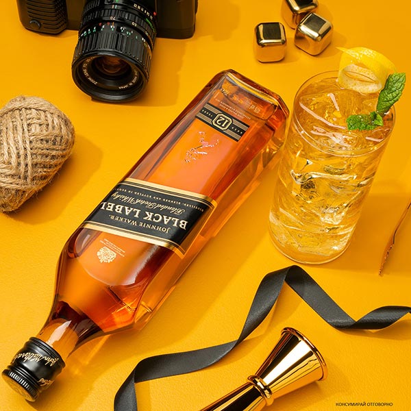 Шотландско уиски Johnnie Walker Black label, 700 мл